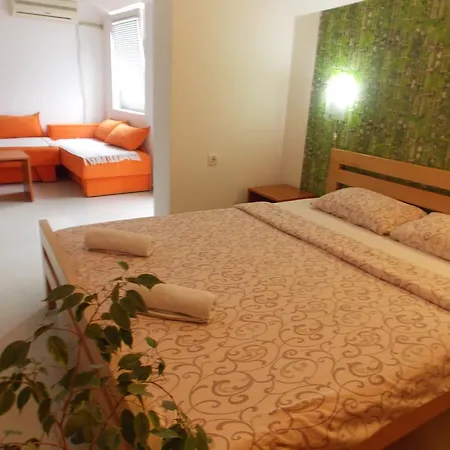 Stan Na Dan Hostel Σάμπατς